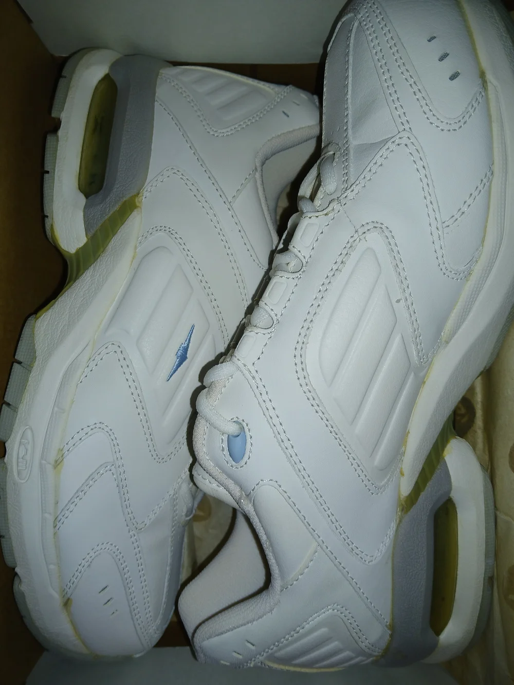 Avia Women’s White Athletic Sneakers 9.5 M NEW